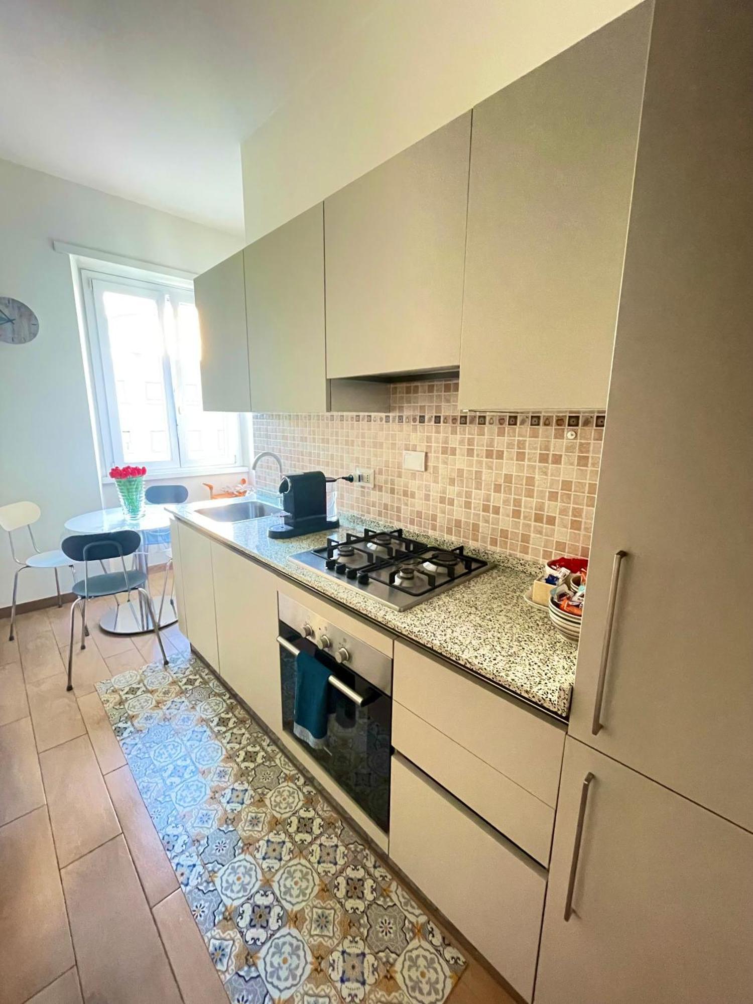 Lucens Domus Appartamento Roma Quartiere Trieste - Vicino Metro B1 - 外观 照片